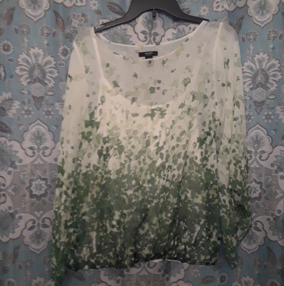 Blouse - Picture 2 of 3